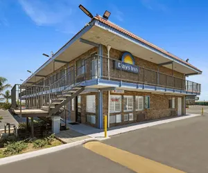 Photo 2 - Days Inn by Wyndham Lost Hills