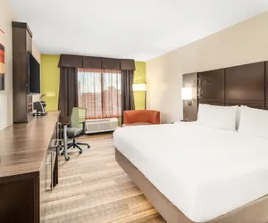 Photo 5 - Holiday Inn Express Ft. Lauderdale Cruise-Airport by IHG