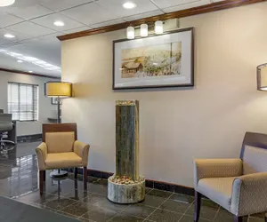 Photo 3 - Best Western Plus South Hill Inn