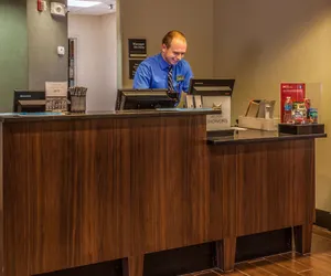 Photo 4 - Hampton Inn Colorado Springs-Airport