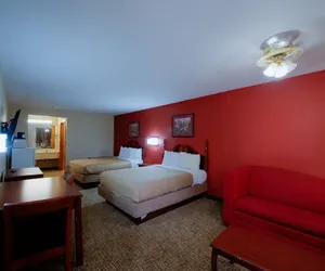 Photo 5 - Brentwood Inn & Suites