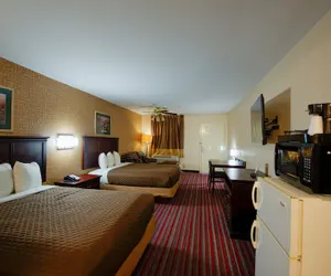 Photo 5 - Brentwood Inn & Suites