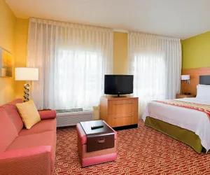Photo 2 - TownePlace Suites Dallas Bedford
