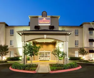 Photo 2 - Hawthorn Extended Stay by Wyndham College Station