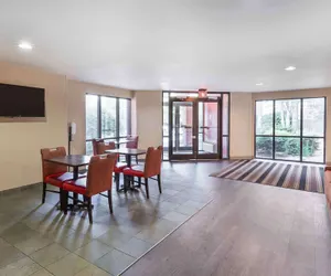 Photo 4 - Extended Stay America Select Suites - Raleigh - Cary - Regency Parkway S