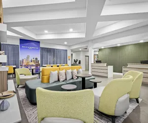 Photo 5 - La Quinta Inn & Suites by Wyndham Miami Airport West