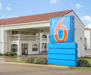 Photo 2 - Motel 6 Canton, TX