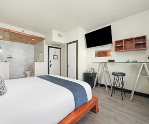Photo 4 - Chesterfield Hotel & Suites