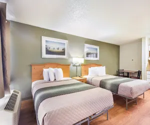 Photo 5 - HomeTowne Studios By Red Roof Dallas - North Addison/ Tollway