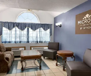 Photo 4 - Microtel Inn & Suites by Wyndham Lincoln