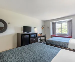 Photo 4 - Greenville Pelham Inn by IHG