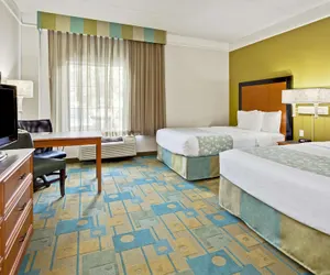 Photo 5 - La Quinta Inn & Suites by Wyndham Ft. Lauderdale Airport