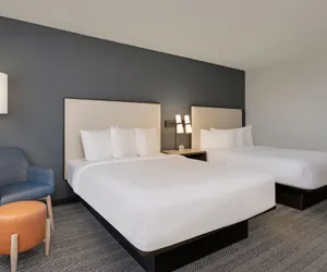 Photo 5 - Courtyard by Marriott Indianapolis South