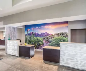 Photo 3 - La Quinta Inn & Suites by Wyndham Phoenix Chandler