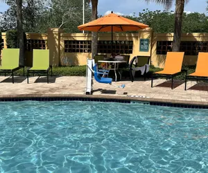 Photo 2 - La Quinta Inn & Suites by Wyndham Ocala
