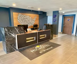 Photo 5 - Microtel Inn & Suites by Wyndham Denver Airport