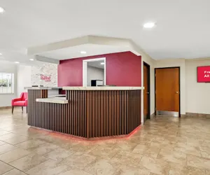 Photo 4 - Red Roof Inn & Suites Euless - DFW Airport Southwest