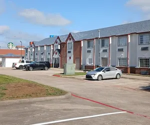 Photo 2 - Red Roof Inn & Suites Euless - DFW Airport Southwest