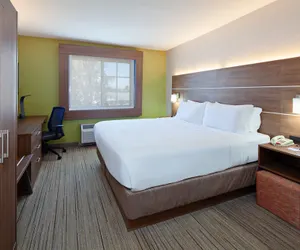 Photo 5 - Holiday Inn Express Hotel & Suites San Diego-Escondido, an IHG Hotel