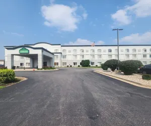 Photo 2 - Wingate by Wyndham - Joliet
