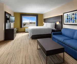 Photo 5 - Holiday Inn Express Suites Belmont, an IHG Hotel