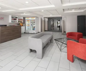 Photo 3 - Ramada by Wyndham Milwaukee