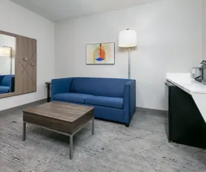 Photo 3 - Holiday Inn Express & Suites Dallas Park Central Northeast by IHG