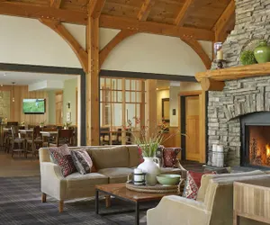 Photo 4 - Green Mountain Suites Hotel