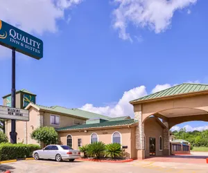 Photo 2 - Quality Inn And Suites Beaumont