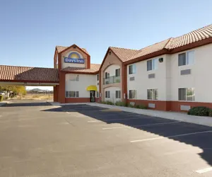 Photo 2 - Days Inn by Wyndham Phoenix North