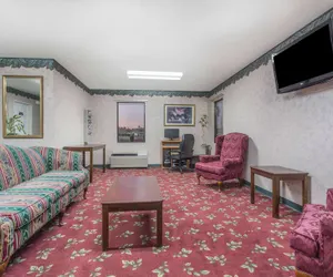 Photo 2 - Days Inn by Wyndham Royston