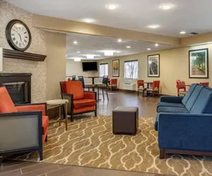 Photo 4 - Comfort Inn And Suites Paw Paw