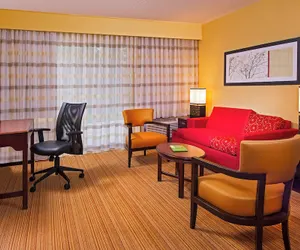 Photo 3 - Courtyard by Marriott Richmond Northwest