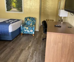 Photo 5 - Days Inn by Wyndham Gainesville University