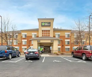 Photo 2 - Extended Stay America Select Suites - St. Louis - Airport - Central