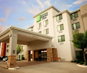 Photo 2 - Holiday Inn Express & Suites Norfolk by IHG