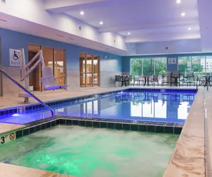 Photo 2 - Holiday Inn Express & Suites Pittsfield - Berkshires