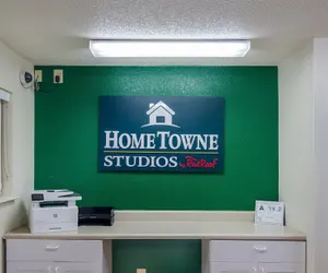 Photo 3 - HomeTowne Studios by Red Roof Winston-Salem - University Pkwy