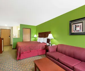 Photo 3 - Days Inn & Suites by Wyndham Wichita