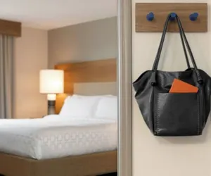 Photo 5 - Candlewood Suites Houston Space Center – Webster