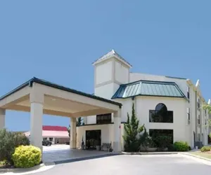 Photo 2 - Quality Inn & Suites Tarboro - Kingsboro