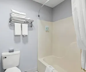 Photo 5 - Quality Inn Neosho