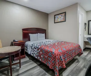 Photo 5 - Super 8 by Wyndham Waco North I-35