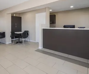 Photo 4 - Super 8 by Wyndham Waco North I-35