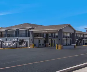 Photo 2 - Super 8 by Wyndham Waco North I-35