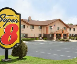 Photo 2 - Super 8 by Wyndham Mayfield
