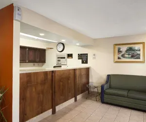 Photo 5 - Super 8 by Wyndham Prestonsburg
