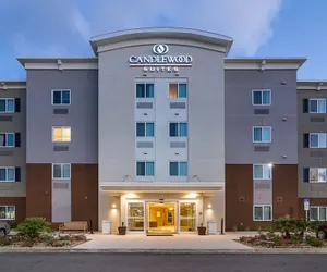 Photo 2 - Candlewood Suites Pensacola - University Area, an IHG Hotel