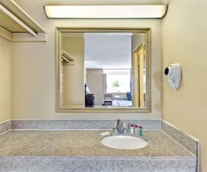 Photo 5 - Ramada by Wyndham Baltimore West