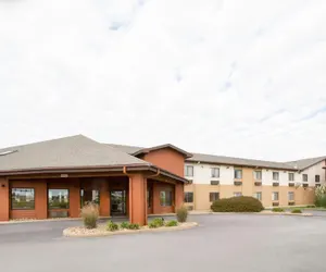 Photo 2 - AmericInn by Wyndham Mount Pleasant